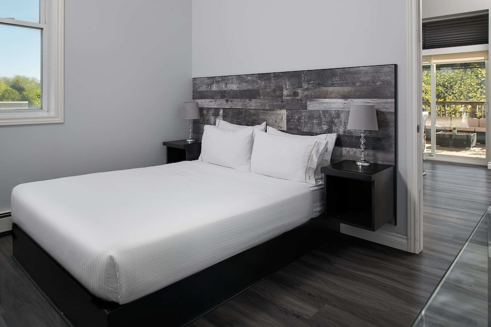 Premium Suite, 2 Bedrooms, River View photo 3