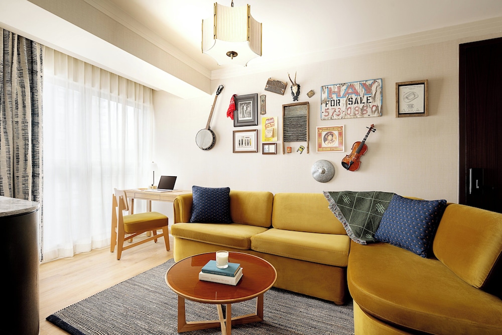 Amped One Bedroom Suite