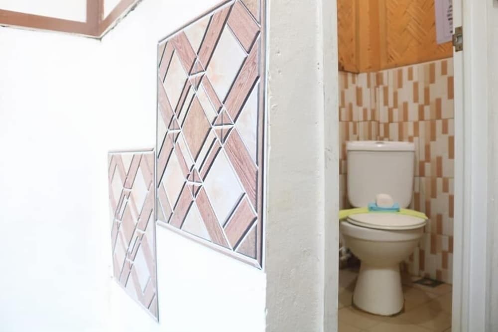 Classic Quadruple Room, Private Bathroom - Photo 5