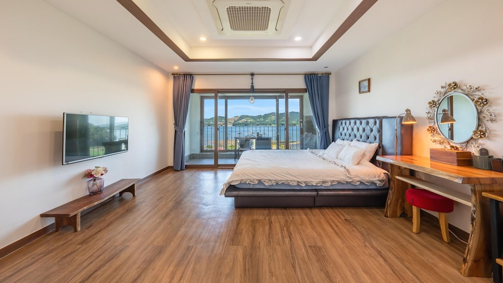 Basic Room, 1 Bedroom (Violin) photo 1