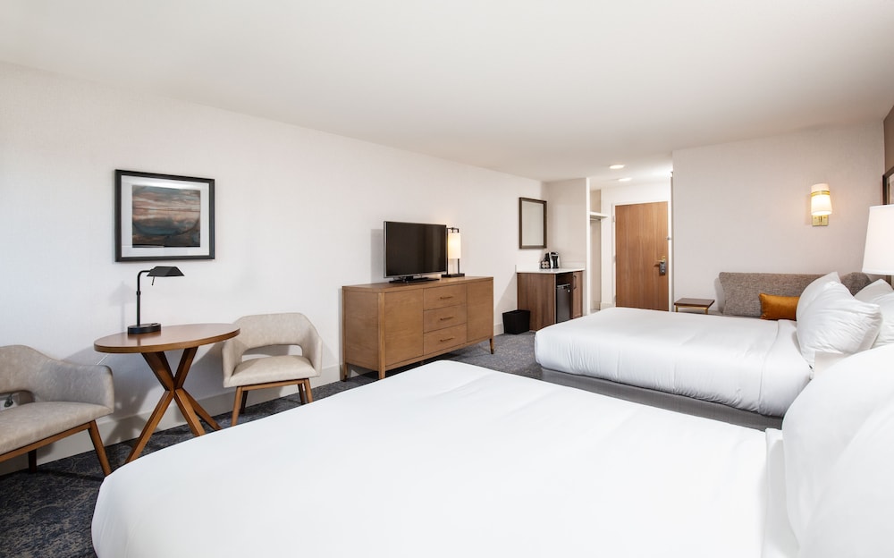 Standard Double Room, 2 Queen Beds photo 3