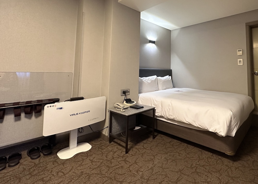 Standard Double Room (NO PARKING) - Photo 4
