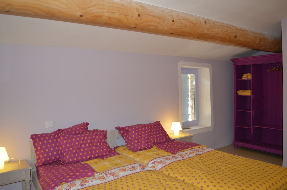 Double Room, 2 Twin Beds (Saturnin) photo 1