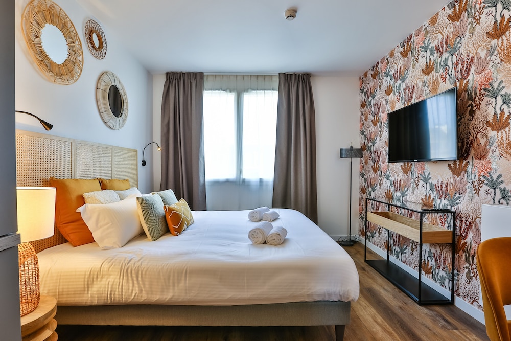 Double Room, 1 King Bed, Courtyard View (sans balcon) - Photo 3