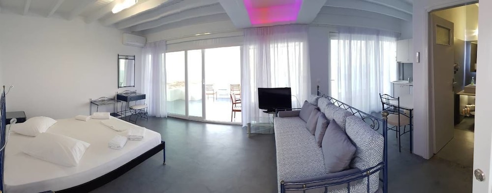 Junior Studio Suite, 1 Bedroom, Patio, Ocean View photo 1