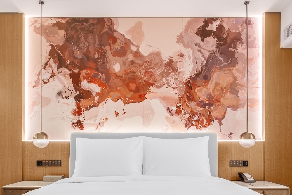 Deluxe King Room - Photo 2