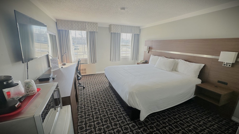 Room, 1 King Bed, Non Smoking - Photo 4