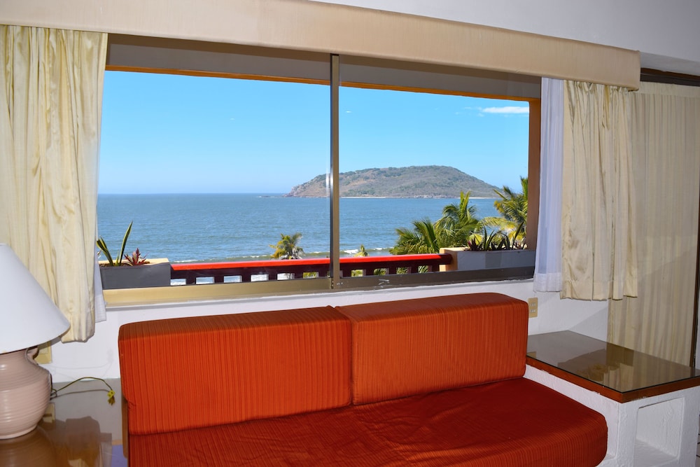 Suite, Kitchenette, Sea View - Photo 16