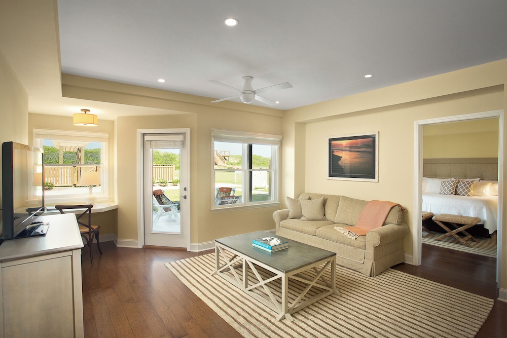 Suite, Patio (Pool, King) - Photo 1
