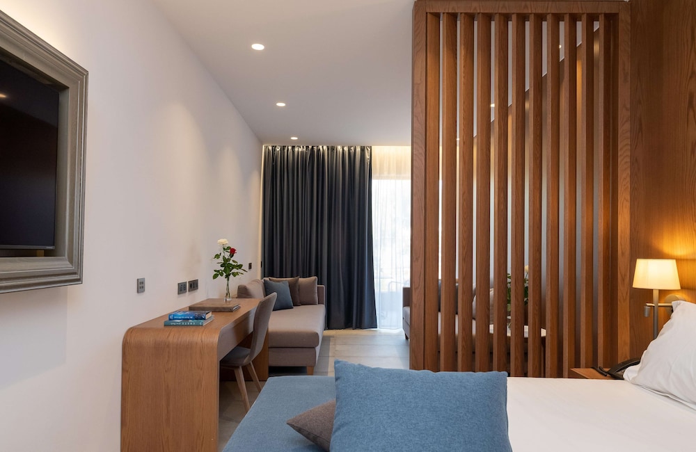 Comfort Quadruple Room, Garden View