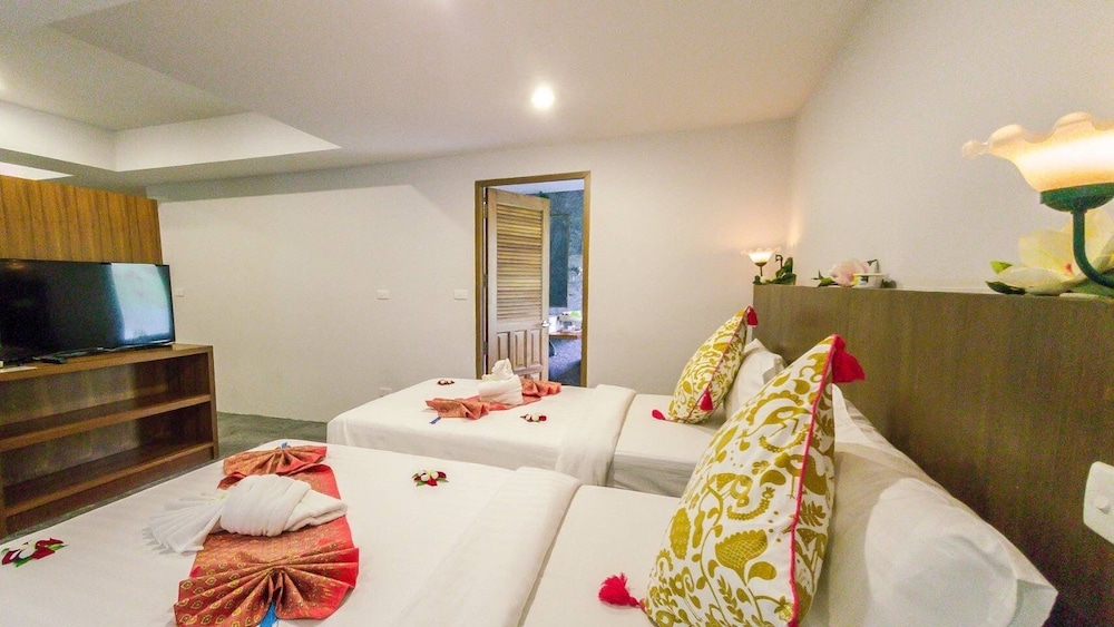 Superior Room Twin Beds - Photo 4
