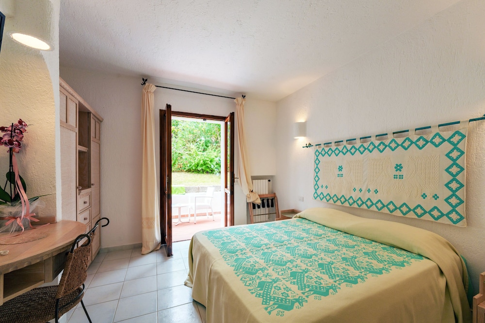 Classic Double Room, Garden View photo 2