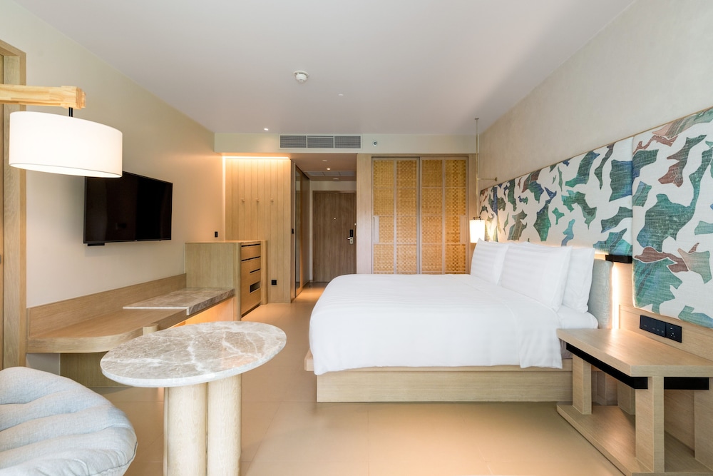Suite, 2 Bedrooms - Photo 5