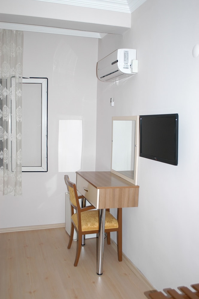 Family Room photo 3