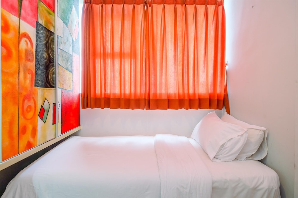 Room - Photo 14