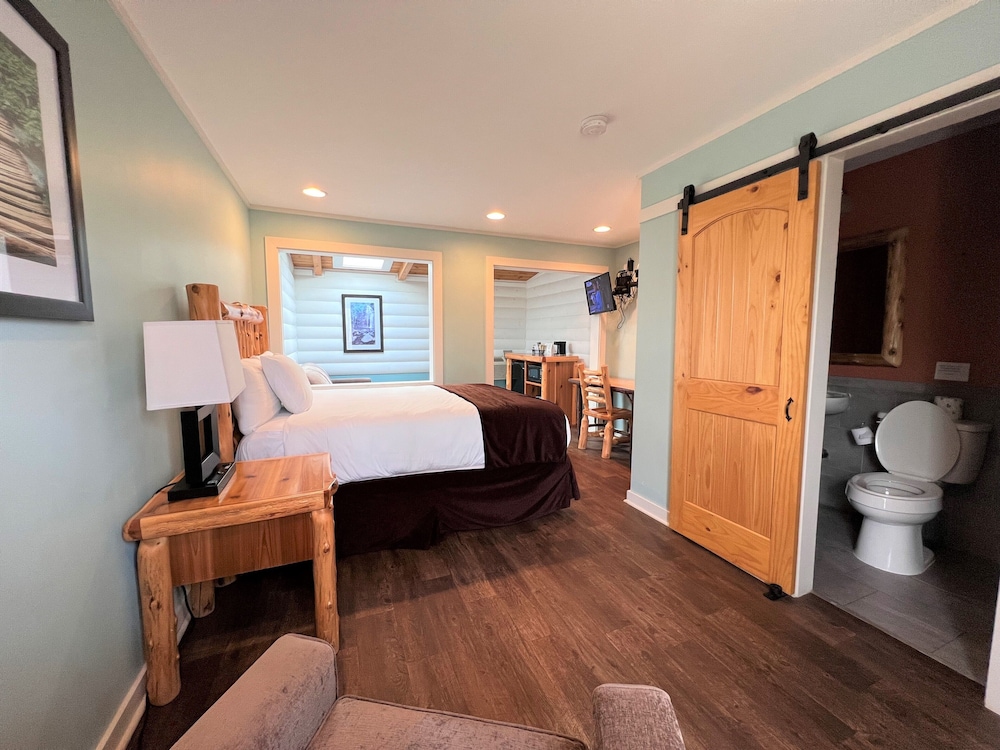Inn Room 1 Queen Bed Deluxe photo 2