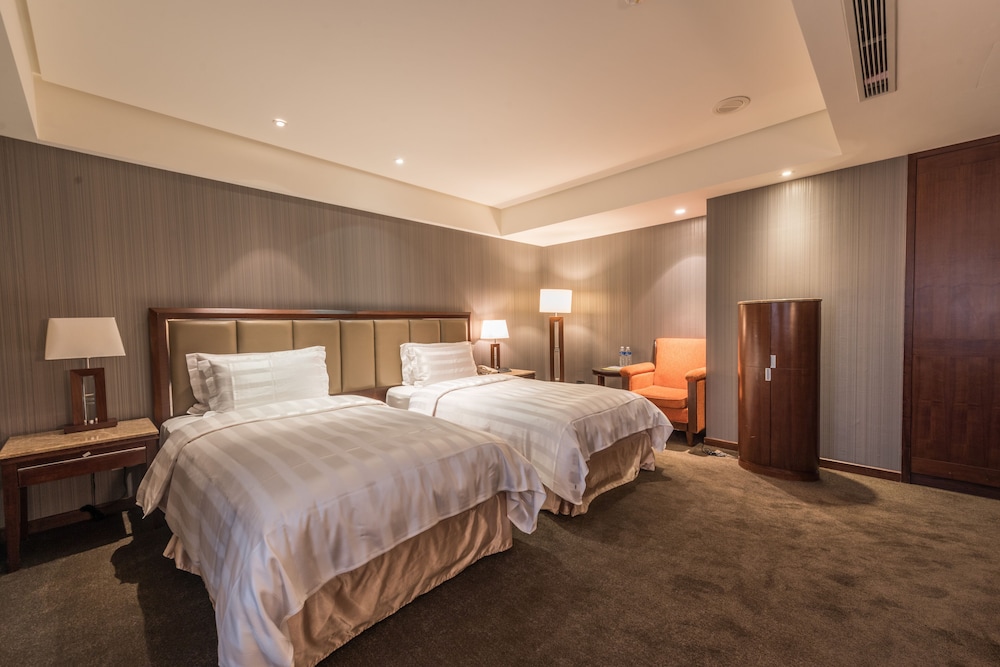 Superior Suite, 2 Twin Beds photo 1