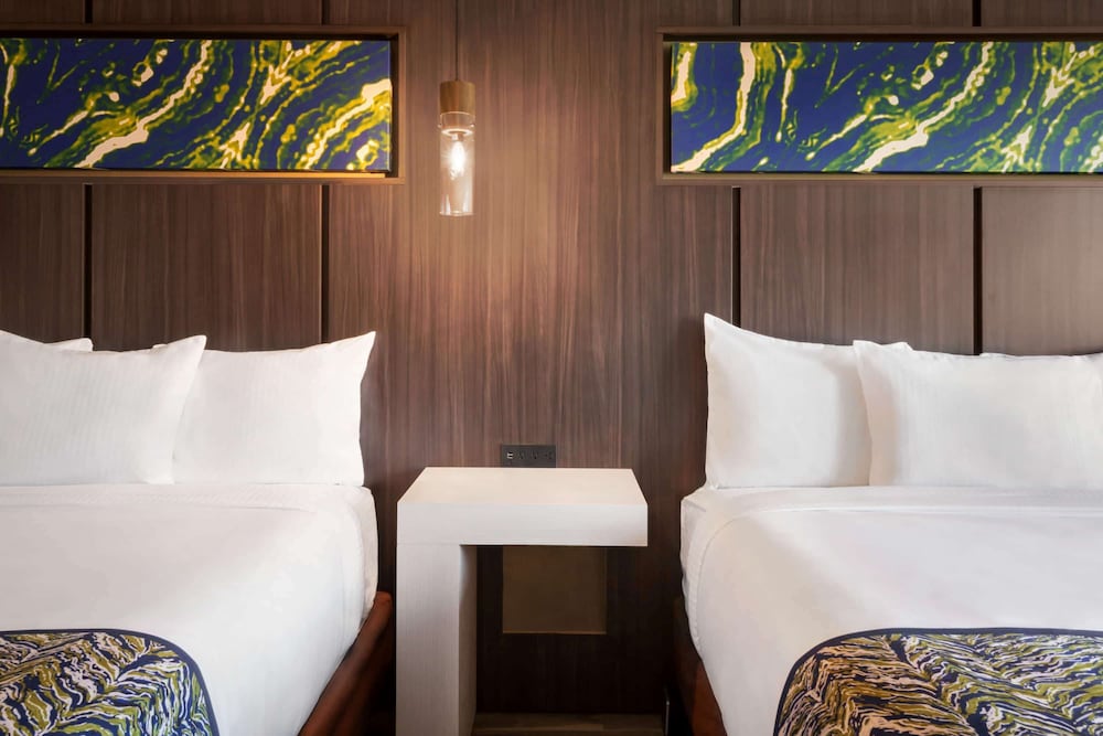 Room, 2 Queen Beds, Accessible, Non Smoking (Hearing)