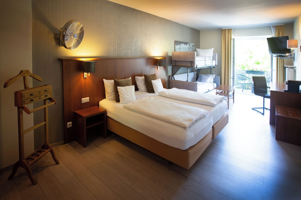 Deluxe Quadruple Room
