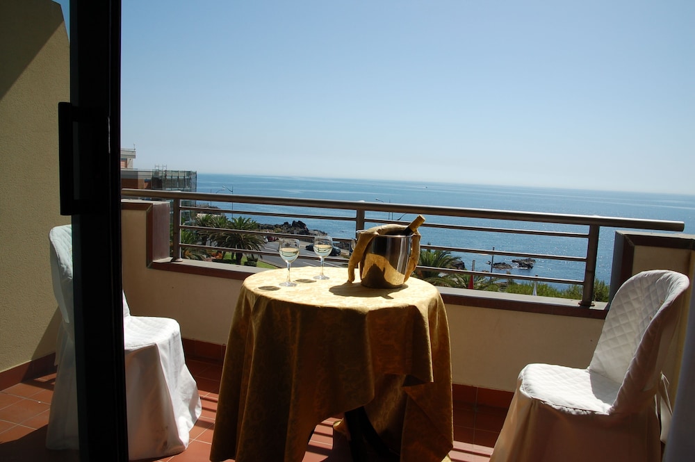 Superior Double Room Single Use, Sea View photo 2