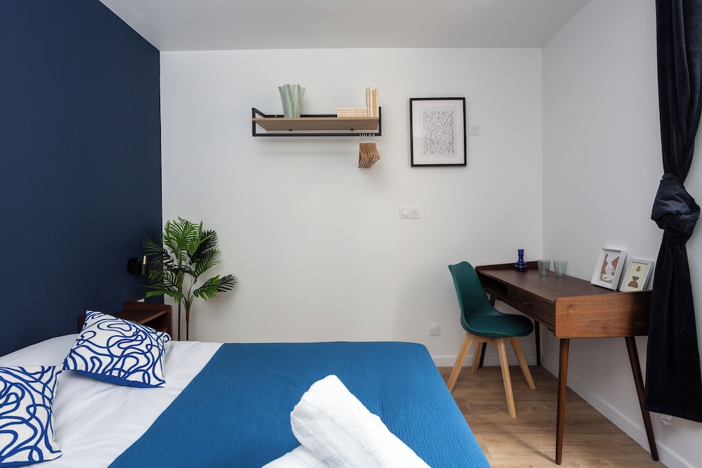 Double Room (Blue) photo 2