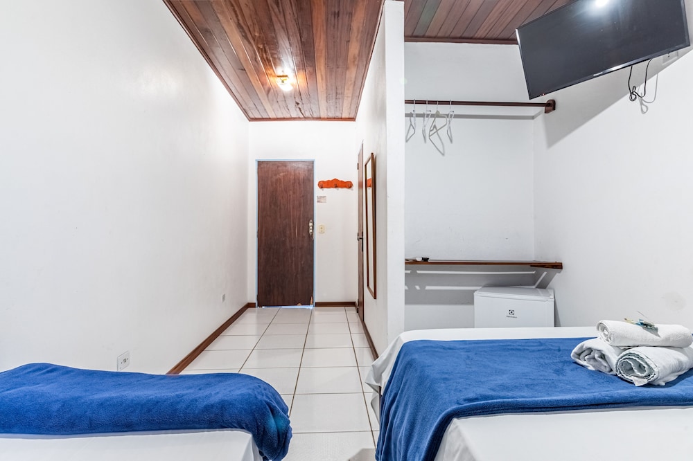 Economy Triple Room - Photo 3