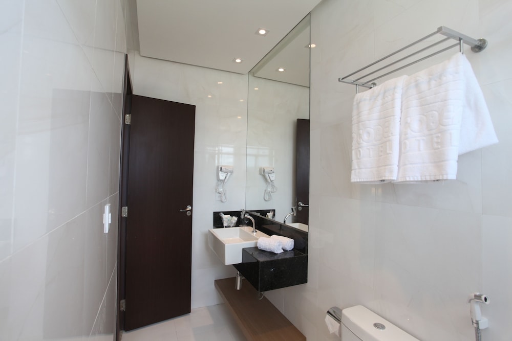 Suite, Partial Sea View thumbnail 5