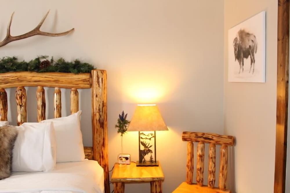 Economy Room, 1 Queen Bed