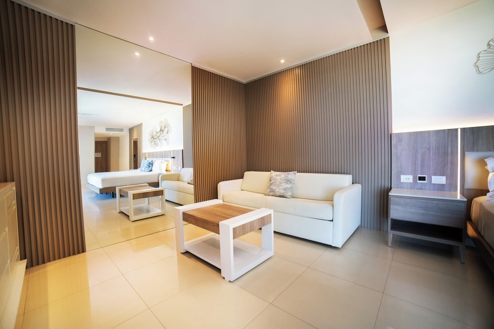 Honeymoon Jacuzzi Suite Diamond Club photo 3
