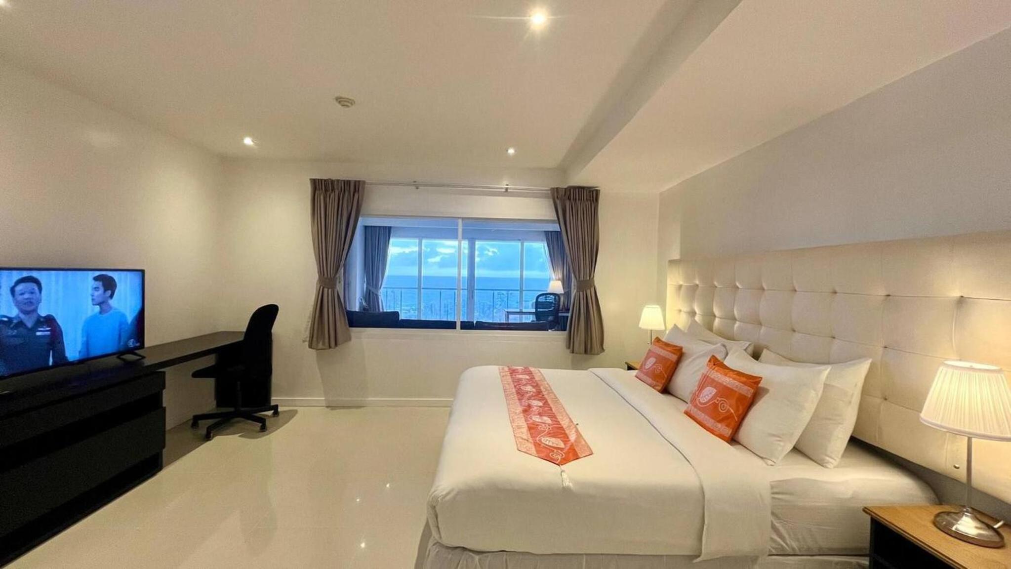 Two-Bedroom Deluxe Apartment with Ocean View photo 1