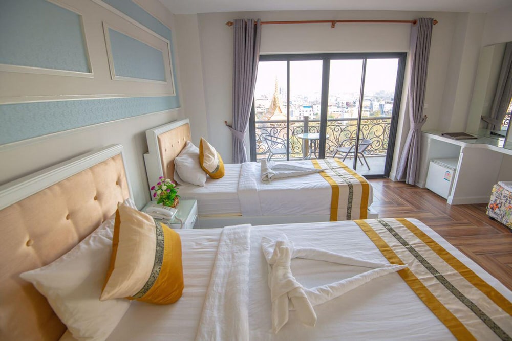 Superior Twin Room with Balcony - Photo 14