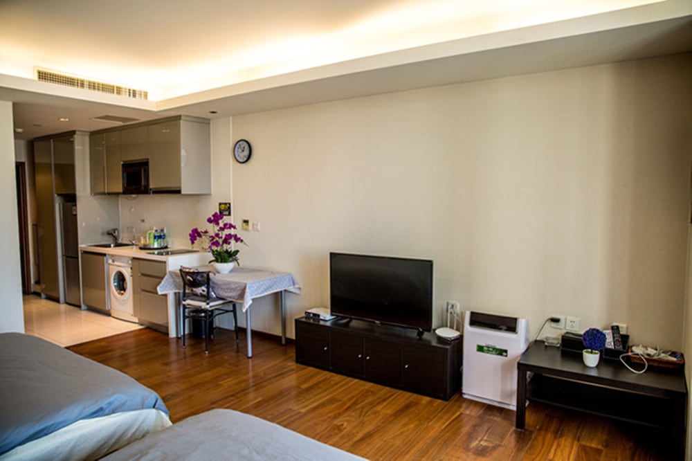 Family Room photo 2