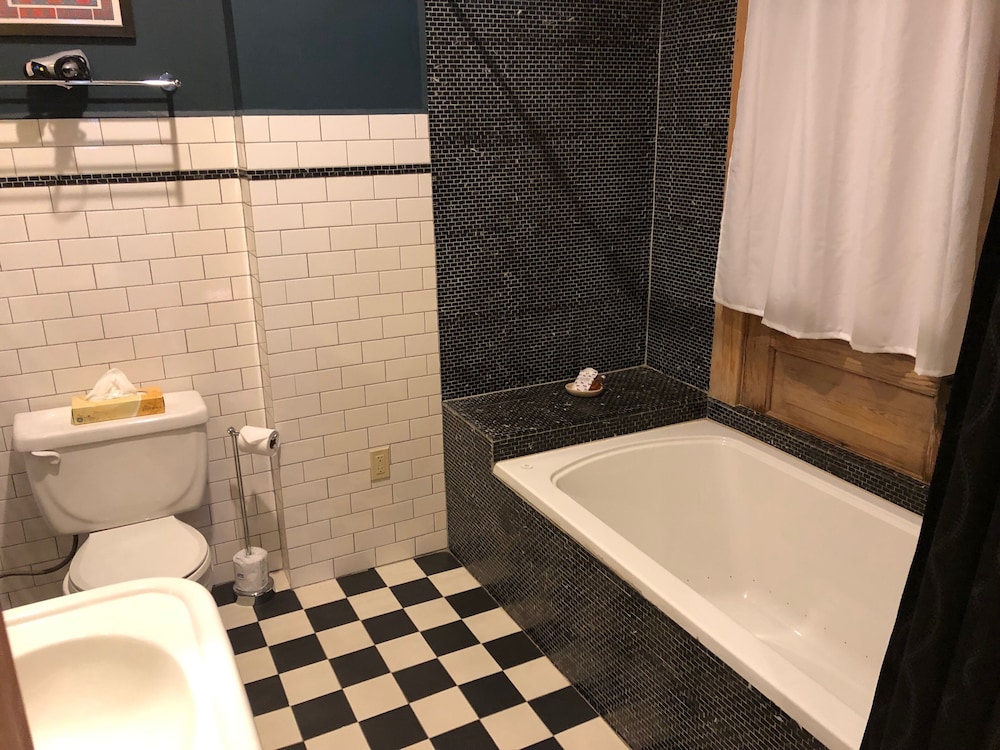 Suite, Ensuite, River View (Room 25) photo 3