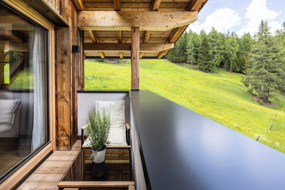 Comfort Double Room, 1 Bedroom, Private Bathroom, Slope side photo 2