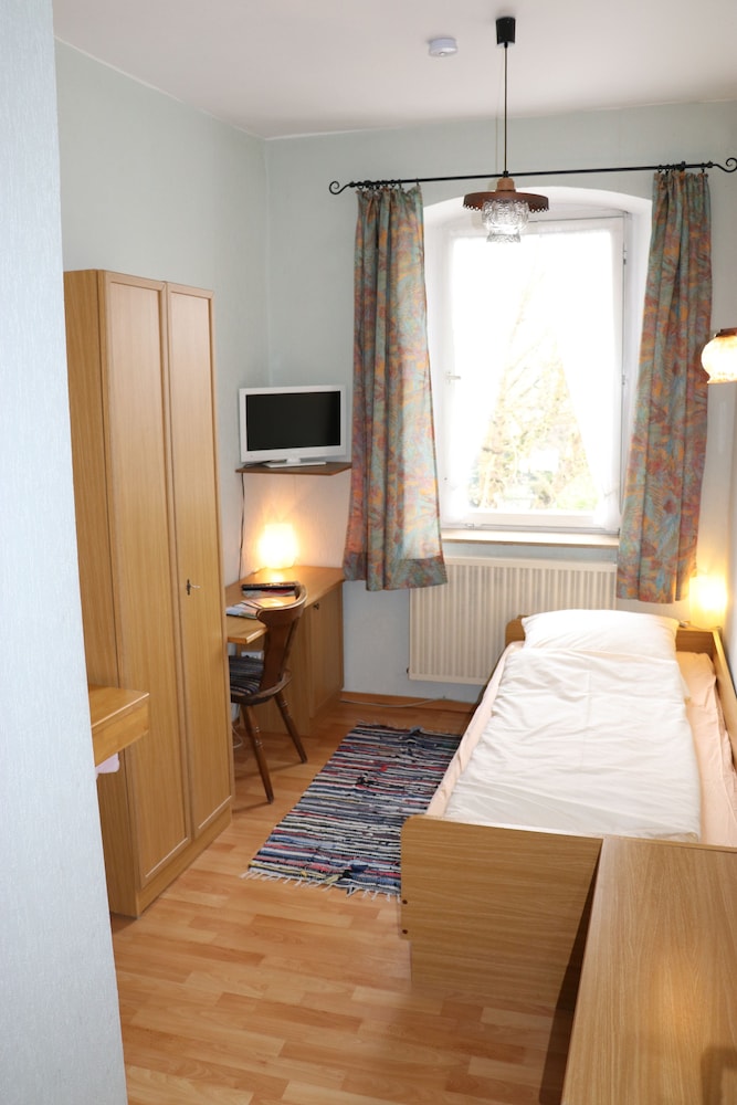 Basic Single Room, Non Smoking photo 1