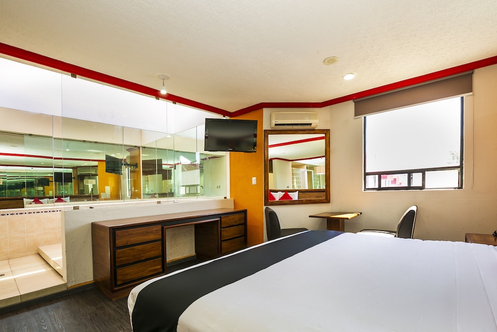 Deluxe Room - Photo 2