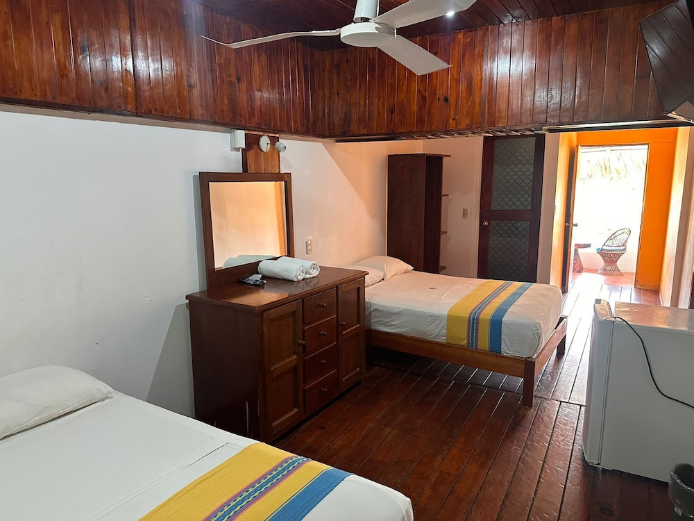 Family Quadruple Room - Photo 6