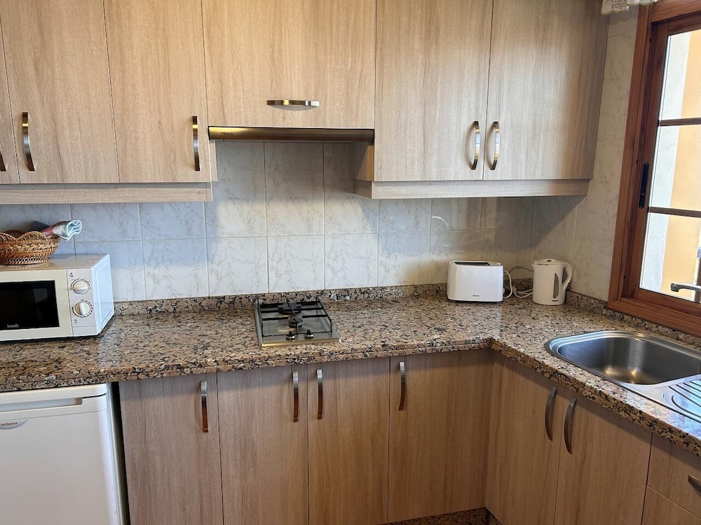 Panoramic Apartment, 2 Bedrooms, Balcony, Sea View - Photo 5