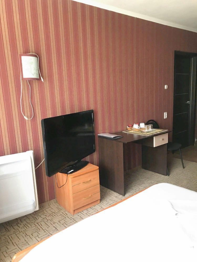 Double room with workplace photo 3