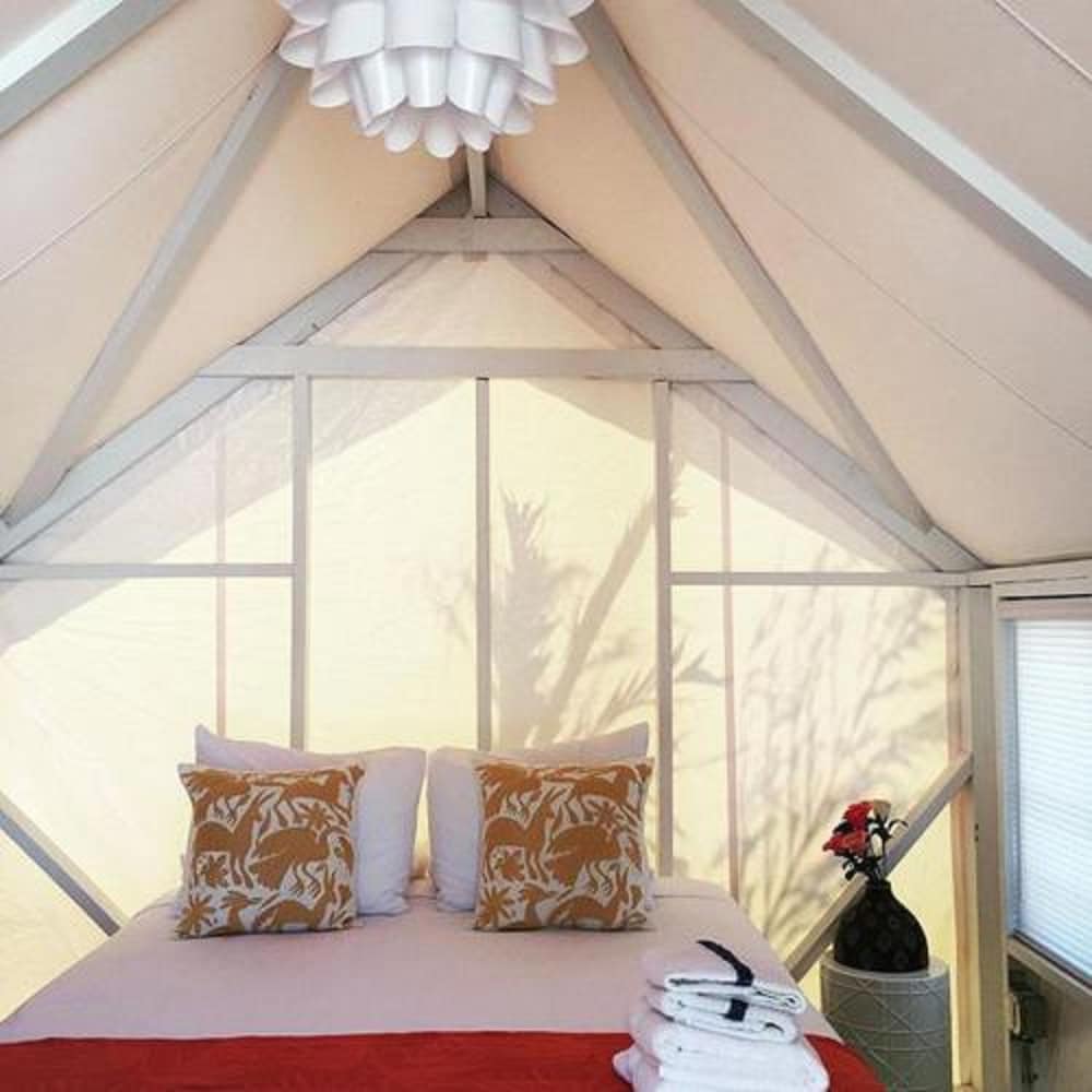 Standard Bungalow, 1 Queen Bed photo 1