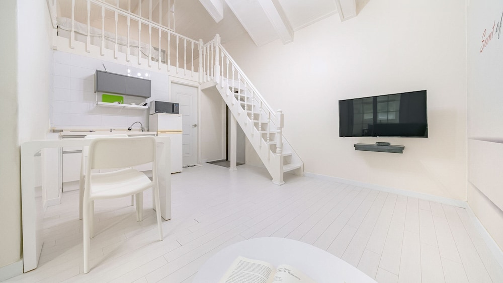 Basic Room, 1 Bedroom (A202) - Photo 10