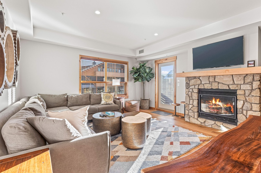 W201 WSL One Bedroom Condo