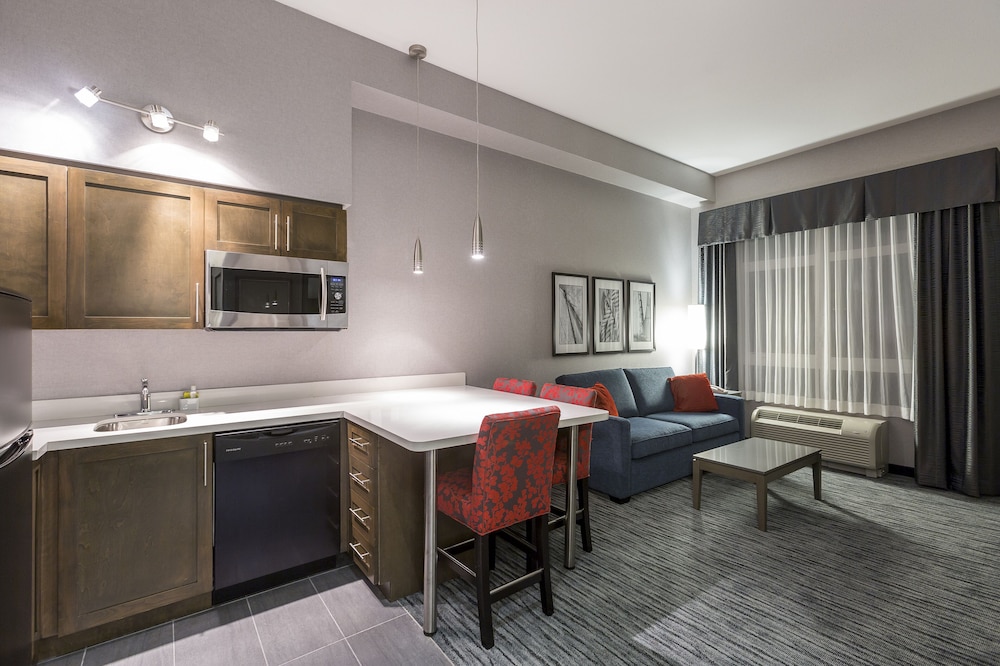 Suite, 1 Bedroom, Kitchen - Photo 3