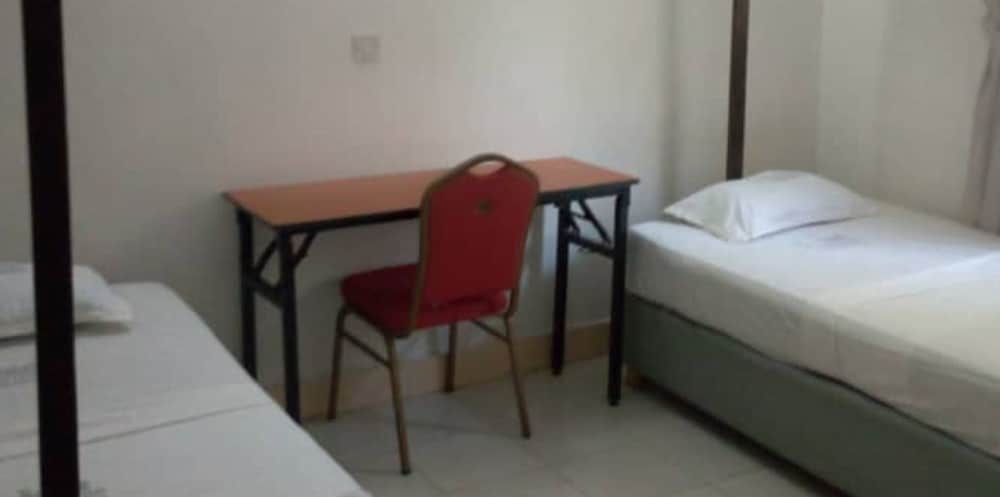 Standard Twin Room photo 2