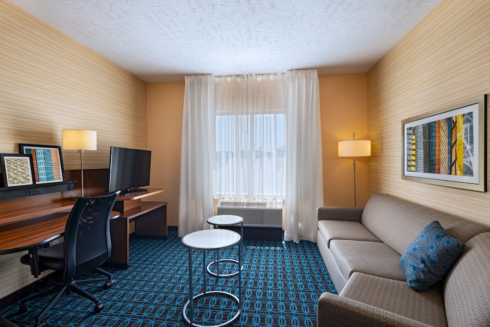 Suite, 1 King Bed with Sofa bed (Mobility Accessible, Tub) photo 2