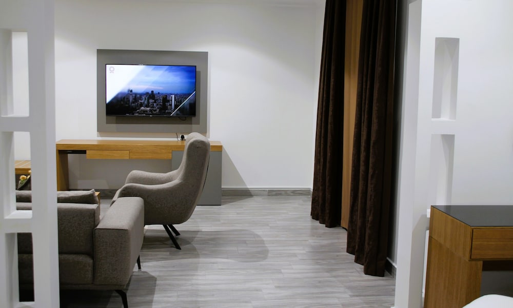 Deluxe Suite - Photo 4