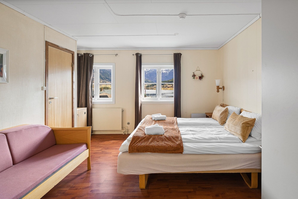 Comfort Triple Room, 1 Bedroom, Mountain View photo 1