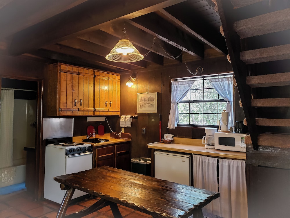 Cabin 8 photo 2