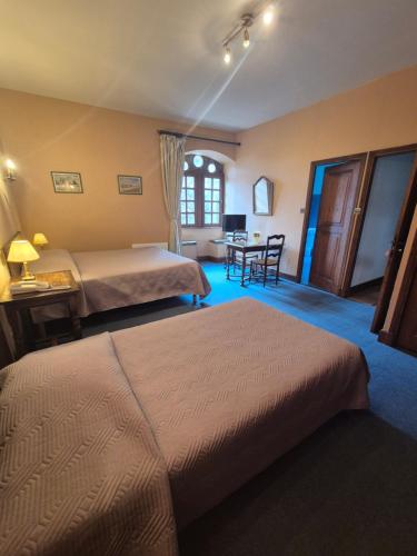 Standard Double Room photo 2