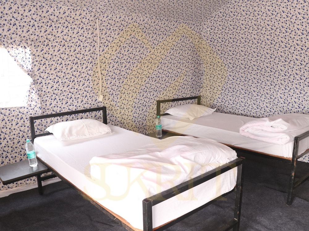 Premium Tent photo 3